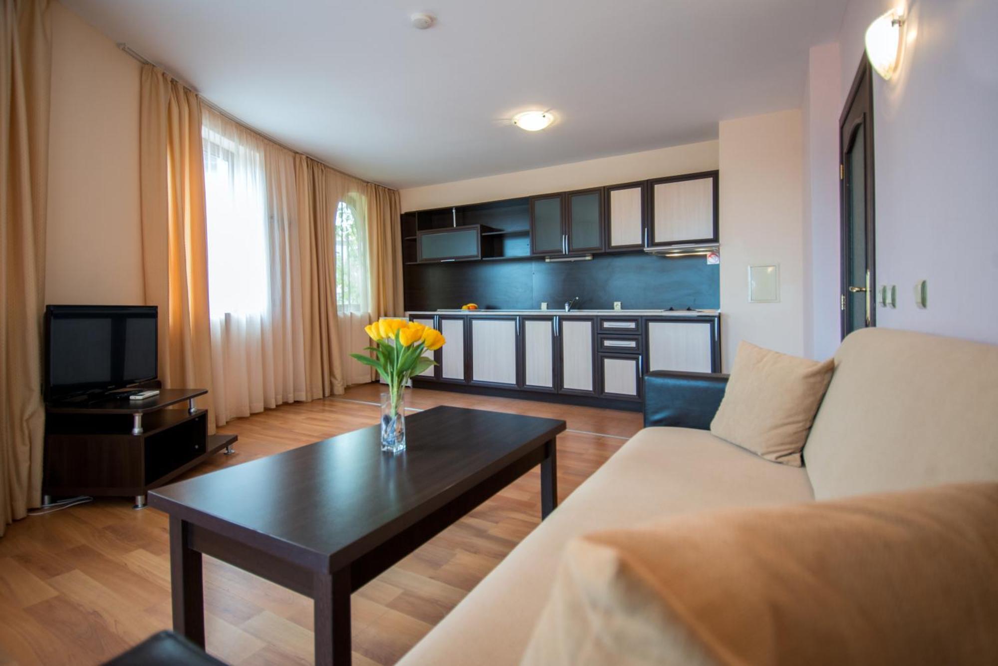 South Beach Hotel - New Management And Free Beach Access Tsarevo Exterior foto