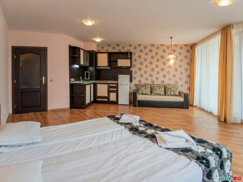 South Beach Hotel - New Management And Free Beach Access Tsarevo Exterior foto