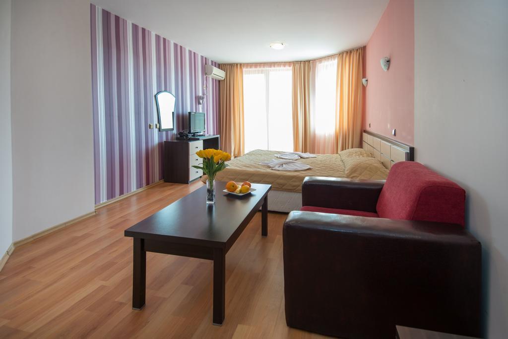 South Beach Hotel - New Management And Free Beach Access Tsarevo Exterior foto